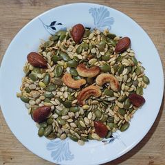 A picture of Masala Pumpkin seeds mixture.