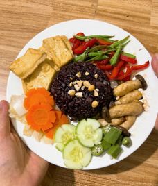 cơm gạo lứt rau củ