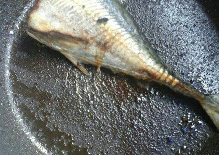 Ikan bakar cacah air terasi pedas