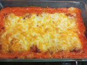 Una foto de pimiento rojo relleno