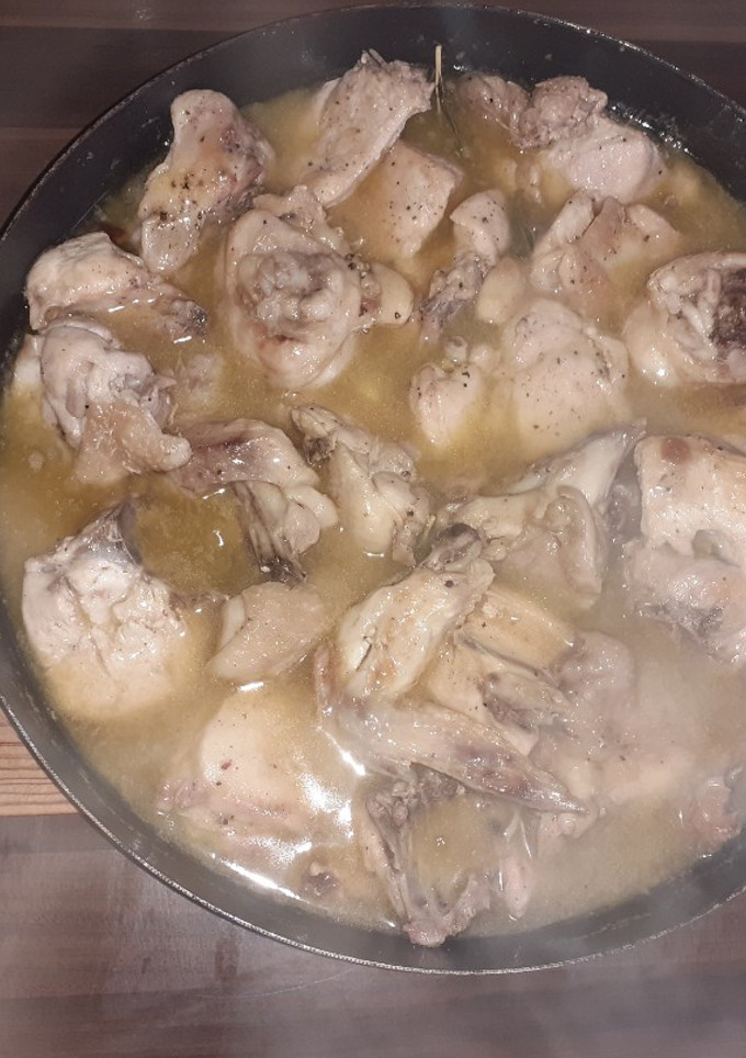 Una foto de Pollo al ajillo 😋