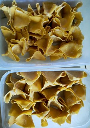 Foto resep Pangsit ayam busreng (rebus goreng) Frozen