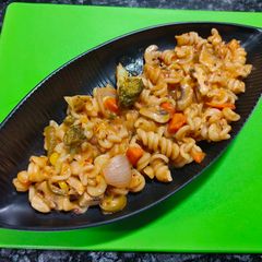 A picture of Fussilli Arrabiata with Broccoli and Mushroom.
