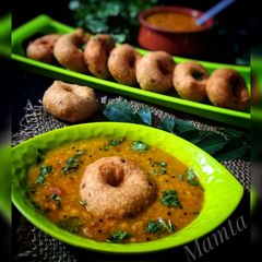 A picture of Sambhar Vada.