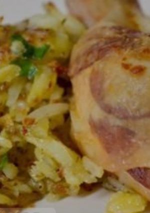 Kolbásszal töltött csirkecomb recept fotója