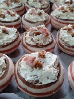 Juhtúróval töltött gombafejek recept fotója