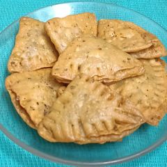 A picture of Pizza Flavoured Puri.