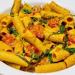 A picture of Tortiglioni in Spicy Roasted Red Pepper Hummus.
