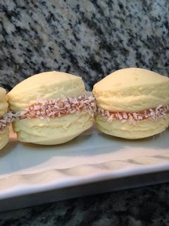 Una foto de Alfajores