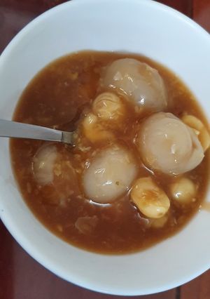 Hình của món Chè hạt sen long nhãn sắn dây.
