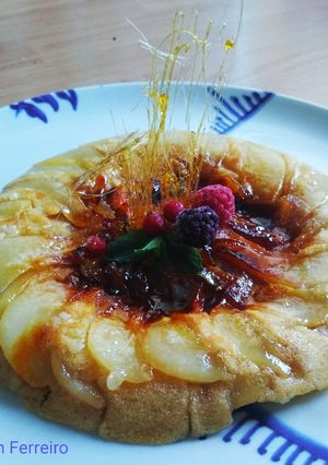 Una foto de Tarta tatín de pera sin horno