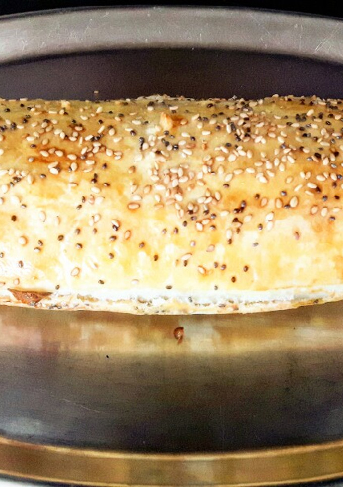Una foto de Hojaldre de manzana y cebolla caramelizada