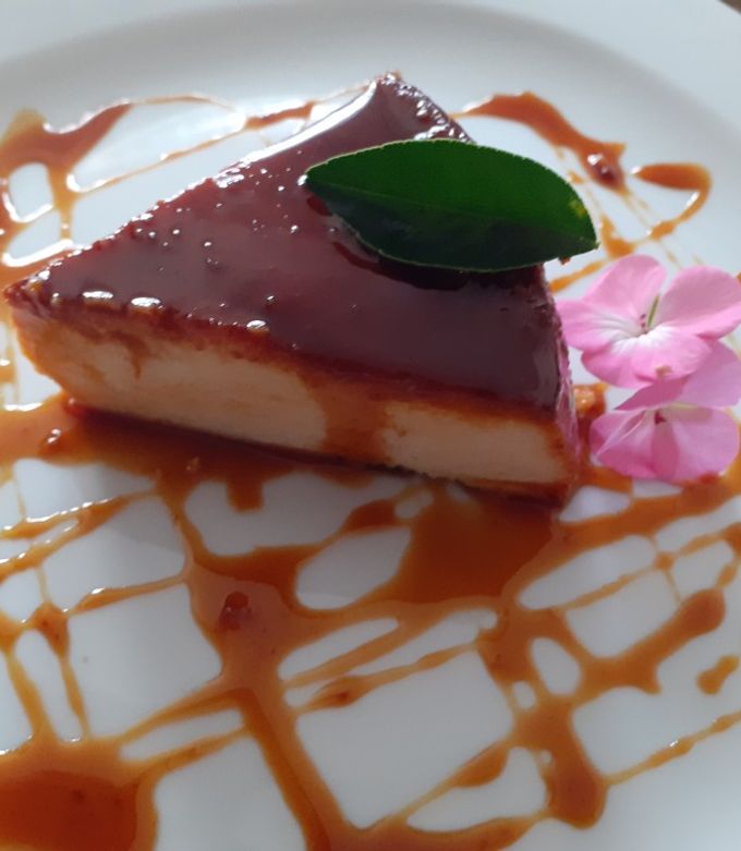 Una foto de Flan napolitano
