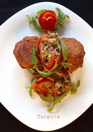 চিজি ক্রাঞ্চি টমেটো বোম(Chesee crunchy tomato bomb recipe in Bengali) রেসিপির প্রধান ছবি