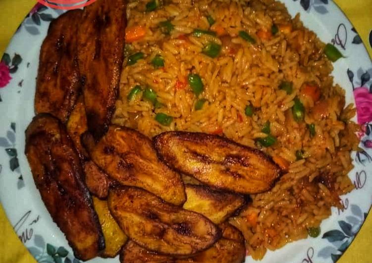 Easiest Way to Prepare Speedy JOLLOF RICE AND FRIED PLANTAIN ❤️