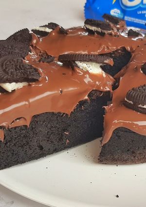 Una foto de TORTA OREO BOMBA! Con 4 INGREDIENTES!