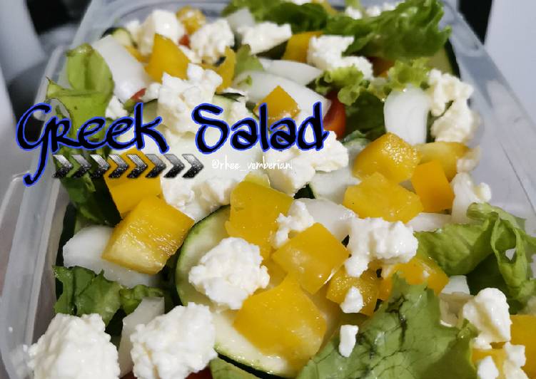 Langkah Mudah Menyiapkan Greek Salad Enak
