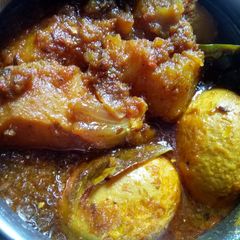 A picture of Egg curry.
