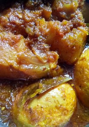 A picture of Egg curry.