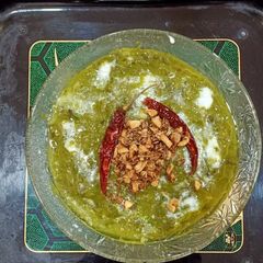 A picture of Lasooni palak.
