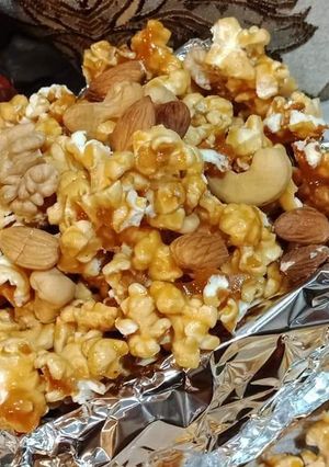 A picture of Caramel popcorn.