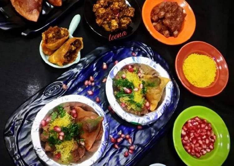 Simple Way to Prepare Appetizing Achari paneer tikka samosa chaat with peshwari chole