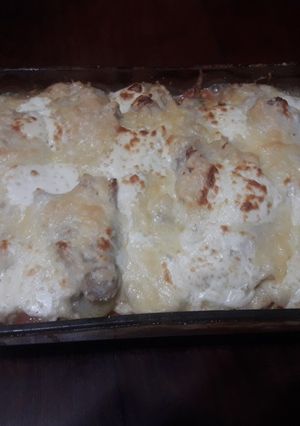 Una foto de Merluza con verduras y queso