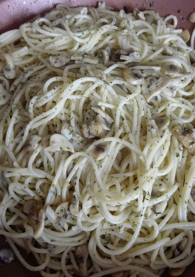 Una foto de Spaguettis con champiñones