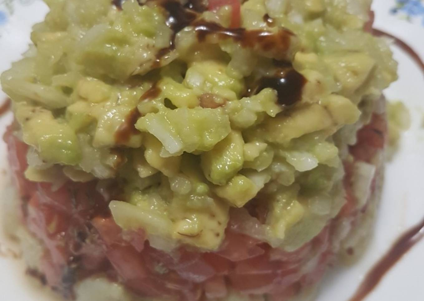 Tartar de Bacalao con Aguacate y Tomate