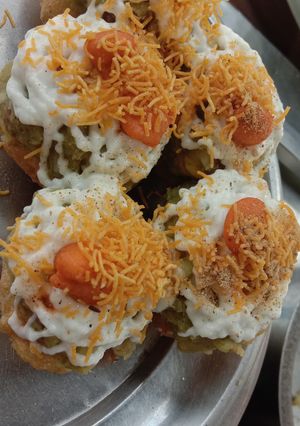 A picture of Stuffed Golgappe.