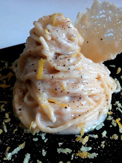 Foto di Cacio e Pepe con scorza di limone