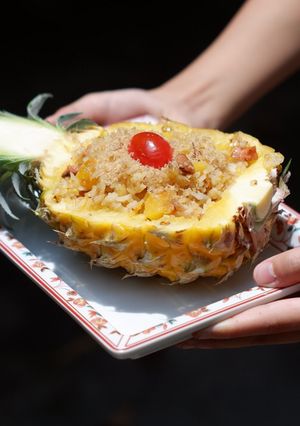Hình của món Cơm rang quả dứa.