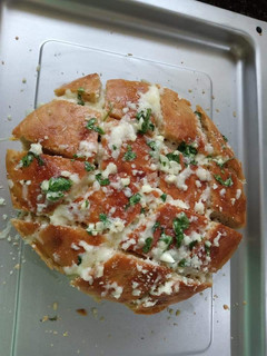 A picture of Pull Apart Cheese Garlic Bread.