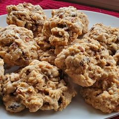 A picture of Oatmeal Raisin Cookies.