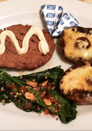 Foto resep Steak Hache avec Legumes et Champignons