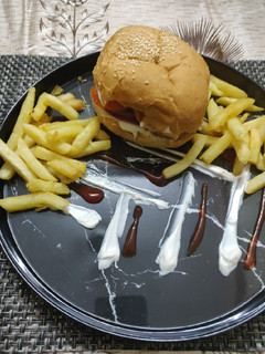 बर्गर (Burger recipe in hindi) रेसिपी मुख्य फोटो