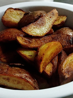 Una foto de Papas rústicas caseras