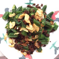 A picture of Okra With Seaweed Chilli And Fried Garlic.