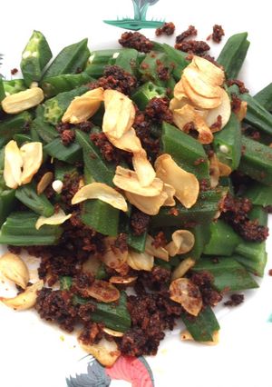 A picture of Okra With Seaweed Chilli And Fried Garlic.