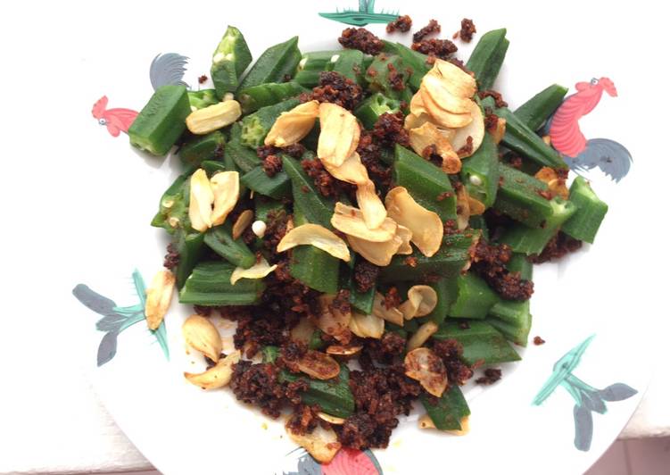 Easiest Way to Make Speedy Okra With Seaweed Chilli And Fried Garlic