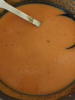 Una foto de Sopa de tomate con tres ingredientes