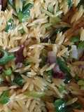 Orzo vegano con verdeo