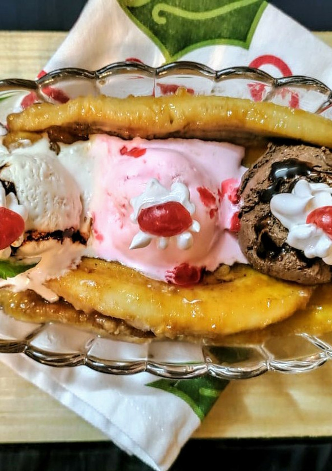 A picture of Caramalized banana split sundae.