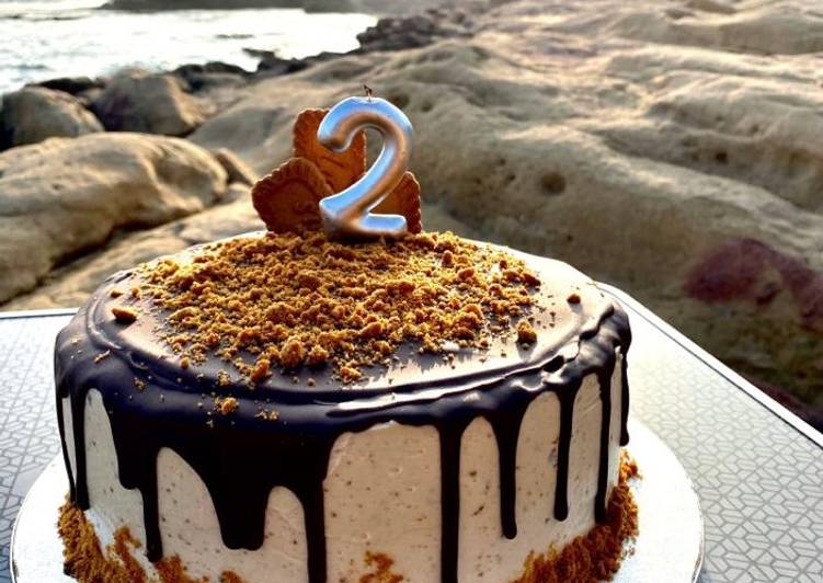 Tarta con crema de Lotus y cobertura de chocolate negro para Aníbal 🎂 (2A)