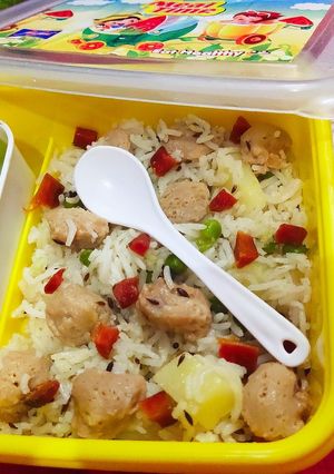 A picture of Vegetable soya chunks pulao.