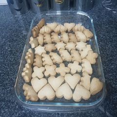 A picture of 3 Ingredients biscuits.
