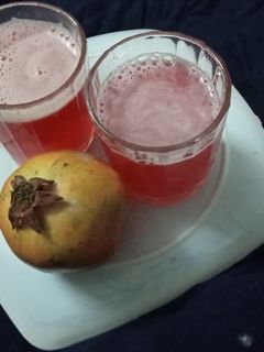 દાડમ નું જ્યુસ (Pomegranate Juice Recipe In Gujarati) રેસીપી મુખ્ય ફોટો
