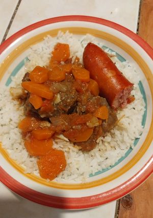 Una foto de Carne a la cacerola