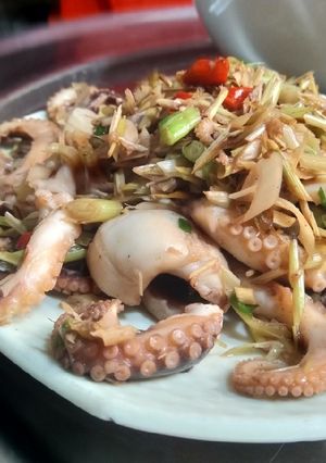 Hình của món Bạch tuộc xào sả ớt.