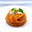 Spaghetto con salsa di datterini, e burrata con pistacchi